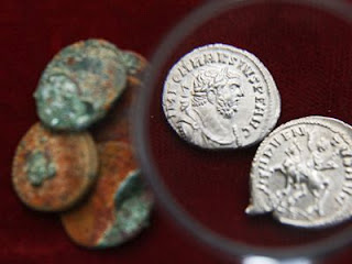 Ανακάλυψαν πάνω από 30.000 ρωμαϊκά νομίσματα - Φωτογραφία 1