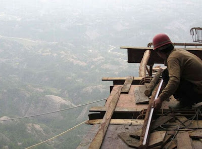 Απάνθρωπες συνθήκες δουλειάς των οικοδόμων στην Κίνα, στον βωμό του οικονομικού θαύματος - Φωτογραφία 12