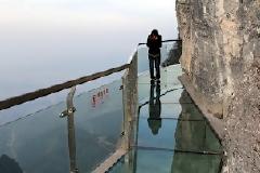 Απάνθρωπες συνθήκες δουλειάς των οικοδόμων στην Κίνα, στον βωμό του οικονομικού θαύματος