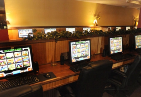 Εκτός internet cafe τα τυχερά παιχνίδια - Φωτογραφία 1