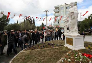 Αποκαλυπτήρια του αγάλματος του Ιπποκράτη στην...Τουρκία... - Φωτογραφία 1