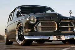 ΑΠΙΣΤΕΥΤΗ ΚΟΝΤΡΑ: Volvo του 1969 τα ρίχνει σε Ferrari! [BINTEO & ΦΩΤΟ]