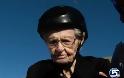 Γιαγιά 101 ετών πετάει με αλεξίπτωτο! - Φωτογραφία 2
