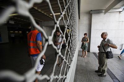 Κλειστοί οι σταθμοί του μετρό στο κέντρο της Αθήνας - Φωτογραφία 1