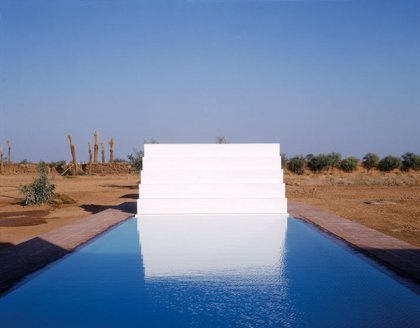 Μια πισίνα στη μέση της ερήμου - Φωτογραφία 1