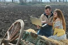 Όσα δεν είδατε στην διαφήμιση με τον Κίτσο και την Τασούλα! [φωτο]