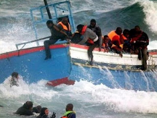 Λαθρομετανάστες αναγκάστηκαν να κολυμπήσουν για να βγούν σε νησίδα - Φωτογραφία 1