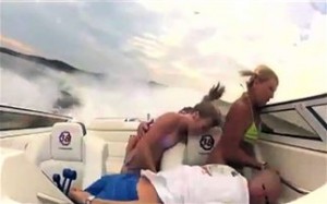 Τρόμος σε σκάφος εκτός ελέγχου [video] - Φωτογραφία 1