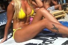 ΔΕΙΤΕ: Τατουάζ που τσιμπάει... Σε ποιά ανήκει;