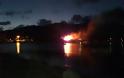Φωτιά σε εμπορικό πλοίο στο λιμάνι της Σκιάθου - Φωτογραφία 3