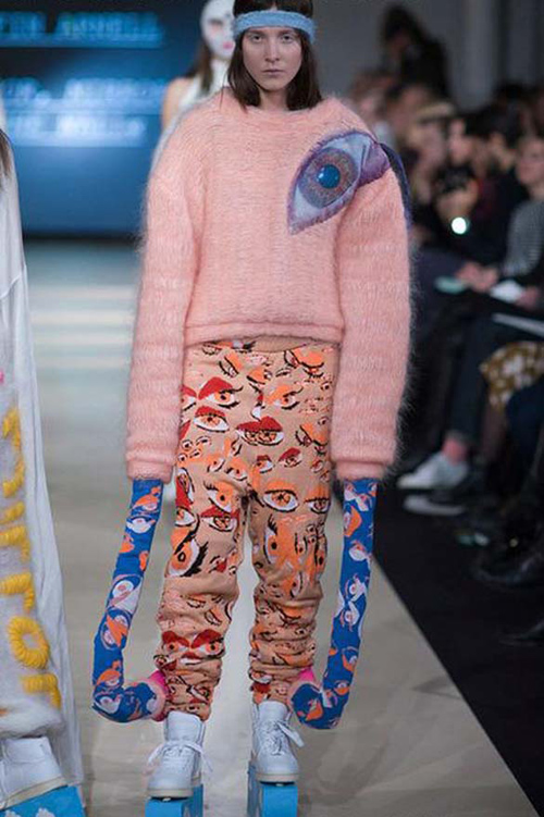 ΔΕΙΤΕ:  Κάποιοι τα ονόμασαν... μόδα! - Φωτογραφία 6