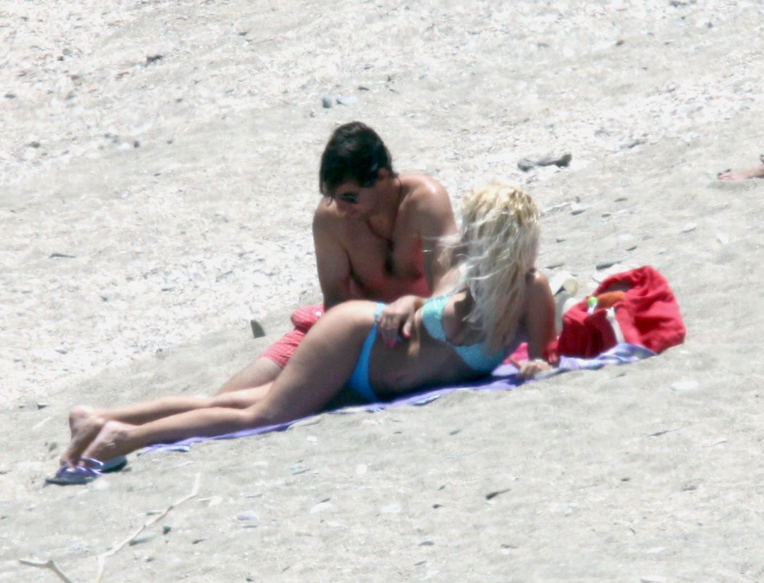 Όταν ο Ματέο βάζει λάδι στ’ απαγορευμένα σημεία του κορμιού της Ελένης! - Φωτογραφία 2