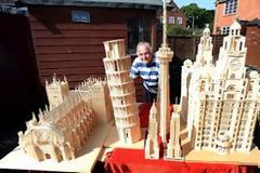 Έχει μανία με τα... σπιρτόξυλα