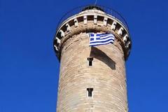 Χρυσαυγίτες υπερασπίζονται νησίδα