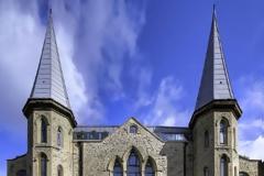 ΔΕΙΤΕ: Απ' έξω εκκλησία και μέσα σπιταρόνα!!!