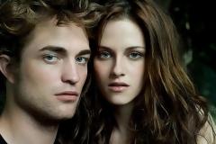 ΦΩΤΟ: Δείτε πως στέλνει μήνυμα στον Robert Pattinson η Kristen Stewart με το .. μπλουζάκι της