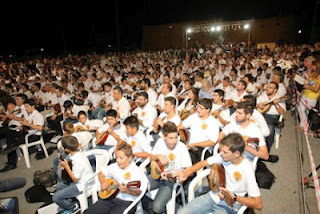 Σπάει το Ρεκόρ Γκίνες το «Cretan Mandolin Festival» με πάνω από 400 μαντολίνα - Φωτογραφία 1