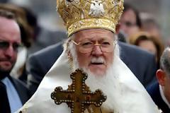 Ένα λευκό περιστέρι της Κρήτης «χαιρέτησε» τον Πατριάρχη του Γένους