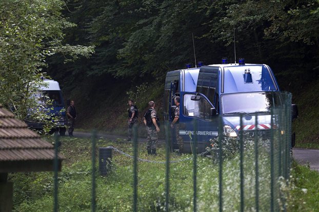 Γαλλία: Αδιευκρίνιστα τα κίνητρα της δολοφονίας της οικογένειας τουριστών - Φωτογραφία 1