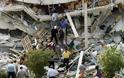 ΔΕΙΤΕ: 13 χρόνια πριν - Ο φονικός σεισμός του 1999 μέσα από φωτογραφίες - Φωτογραφία 11