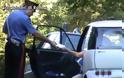 VIDEO: Τυφλή... συνελήφθη ενώ οδηγούσε αυτοκίνητο!