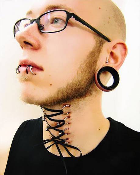 ΔΕΣ ΦΩΤΟ: Αποκρουστικά piercing σε απίθανα σημεία του σώματος! - Φωτογραφία 5