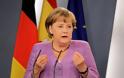 Spiegel: «Η Ά. Μέρκελ θέλει να κρατήσει την Ελλάδα στην ευρωζώνη»