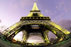 Ο Πύργος του Άιφελ από… κάτω!