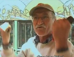 ΒΙΝΤΕΟ: O Έλληνας παππούς που κάνει… πάταγο στην Ισπανία! - Φωτογραφία 1