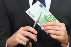 Σε επίπεδα 2004 οι μισθοί δικαστικών, διπλωματών, γιατρών του ΕΣΥ, πανεπιστημιακών και ένστολων