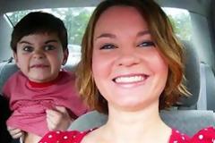 Πώς καταστρέφεται μια αναμνηστική φωτογραφία!