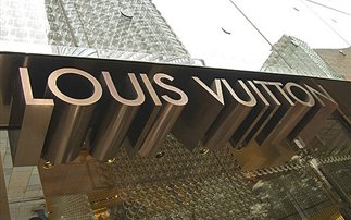Ο κύριος...Louis Vuitton τρέχει να γλιτώσει από τους φόρους - Φωτογραφία 1