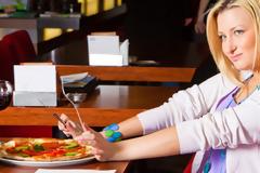 9 πιάτα που πρέπει να αποφεύγετε σε ένα εστιατόριο