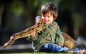 Ο 2χρονος γητευτής φιδιών από την Αυστραλία - Φωτογραφία 4