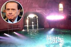 Σίλβιο Μπερλουσκόνι - Οι πρώτες εικόνες από τη σπηλιά των οργίων