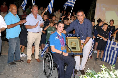 Ο Δήμος Σαρωνικού υποδέχθηκε και τίμησε  τον Παραολυμπιονίκη Άρη Μακροδημήτρη - Φωτογραφία 5