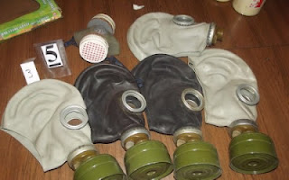 Aντιασφυξιογόνες μάσκες σε υπό κατάληψη κτίριο των ΤΕΙ - Φωτογραφία 1