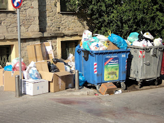 Πνίγονται στα σκουπίδια τα Τρίκαλα - Φωτογραφία 1