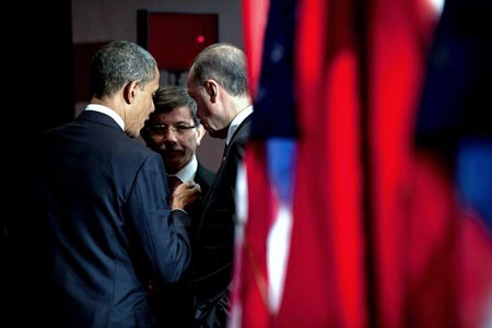 Η Τουρκία και οι ΗΠΑ ενώνουν δυνάμεις για την ανατροπή του Άσαντ Αλλαγή της ηγεσίας στη Συρία ζητούν οι δύο χώρες - Φωτογραφία 1