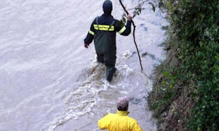 Αχαΐα: Εγκλωβισμός άνδρα σε ποτάμι στη Χαλανδρίτσα - Φωτογραφία 1
