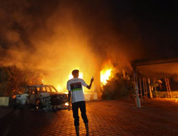 Η φωτιά του Ισλάμ καίει την πρεσβεία των ΗΠΑ και στην Υεμένη - Φωτογραφία 1