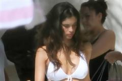 ΔΕΙΤΕ: H νέα είναι πολύ ωραία