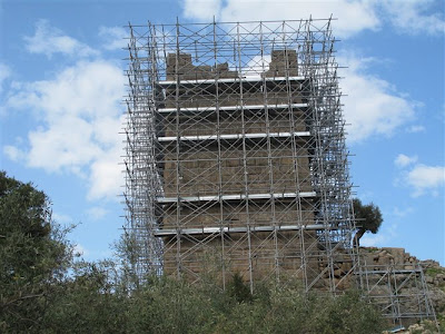 Σιδερένιος ο πύργος των Αιγοσθένων για να αναστηλωθεί λίθο - λίθο - Φωτογραφία 3