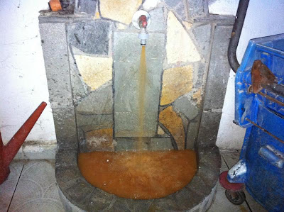 Σοκάρει το νερό της βρύσης στη Μεγάλη Παναγία Χαλκιδικής - Φωτογραφία 2