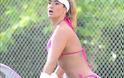 ΔΕΙΤΕ: Η Jennifer Nicole Lee δείχνει το σωστό γδύσιμο, για να παίξει μια κοπέλα τέννις!