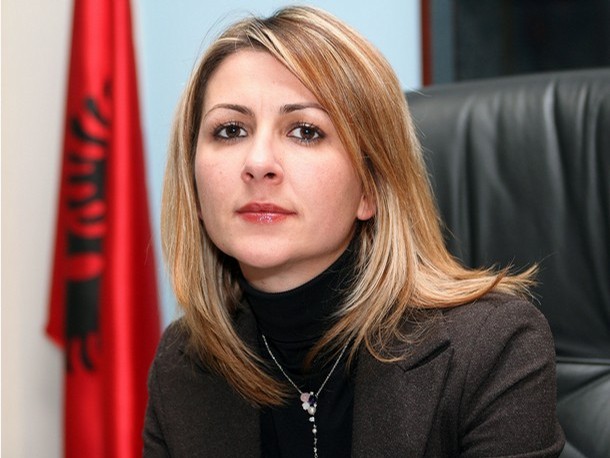 I.RAMA: H Γενική Εισαγγελέας της Αλβανίας σε καυτές φωτογραφίες - Φωτογραφία 1