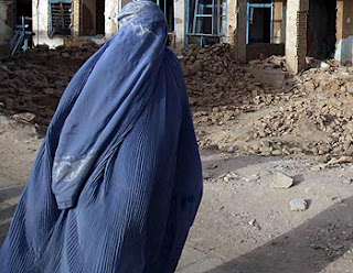 έφηβη 16 ετών μαστιγώθηκε στο Ν. Αφγανιστάν με την κατηγορία ότι είχε σχέση με νεαρό - Φωτογραφία 1