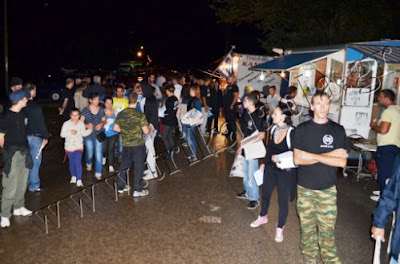 Χρυσαυγίτες στο Τρικαλινό παζάρι [Photos - Video] - Φωτογραφία 4