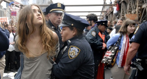 35 συλλήψεις στην πρώτη επέτειο του Occupy Wall Street - Φωτογραφία 1