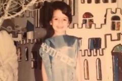 Δεν θα πιστεύετε στα μάτια σας ποια παρουσιάστρια είναι το κοριτσάκι!